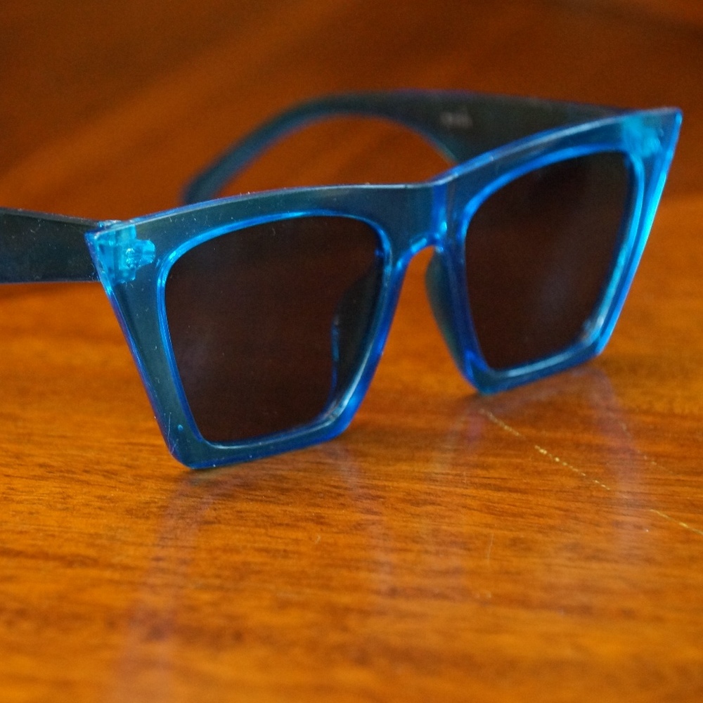 Blue sunglasses NWOT